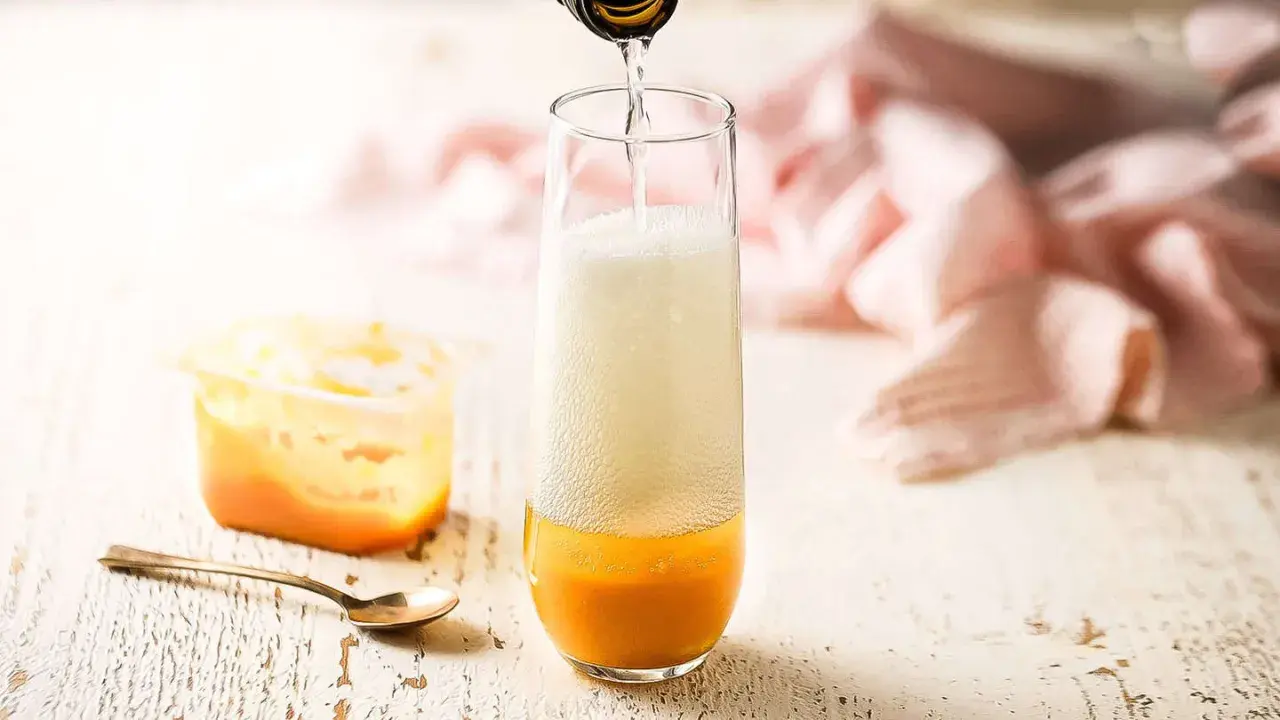 Bellini drink - proporcje, puree i sposób przygotowania