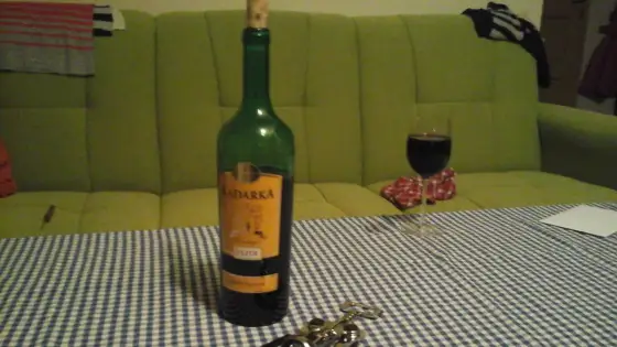 Kadarka - ile procent ma naprawdę? Odkryj moc i styl wina